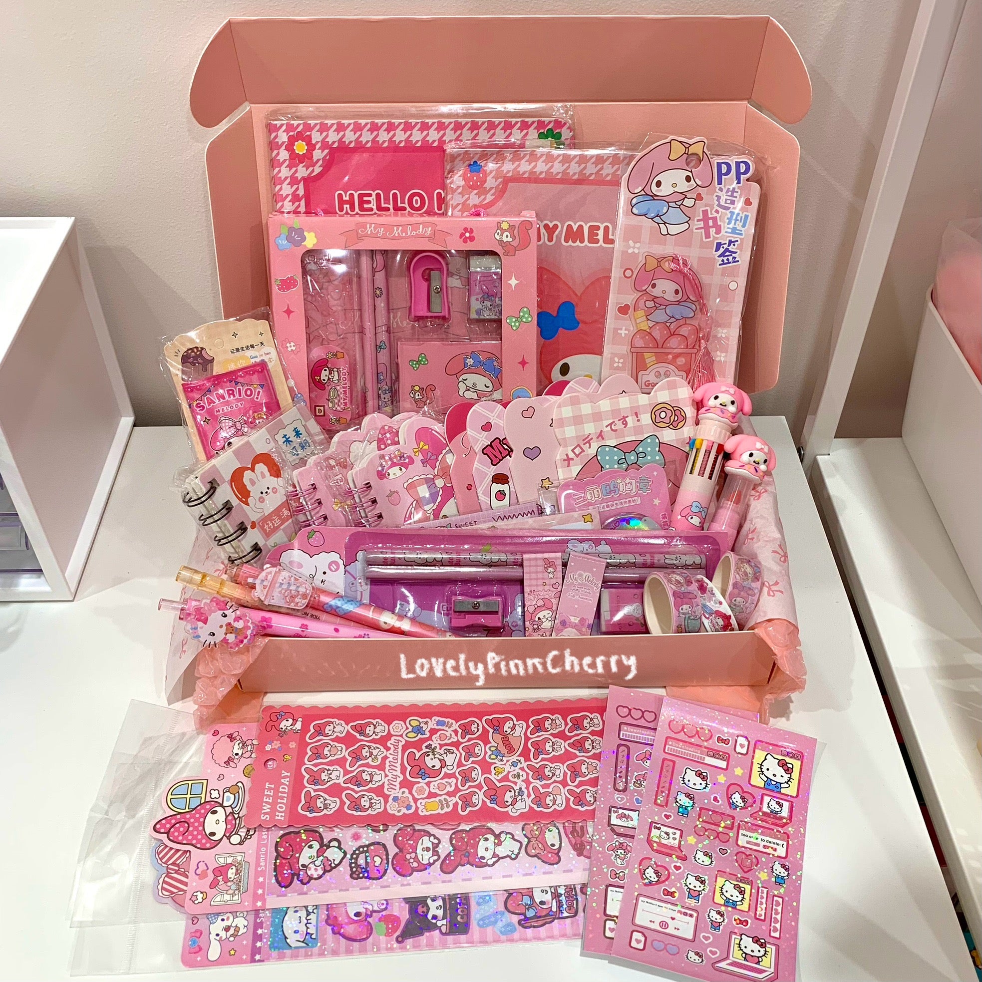 One colour lucky drawers (stationary only)